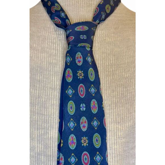 Yves Saint Laurent Men’s 100% Silk Necktie - Picture 4 of 9